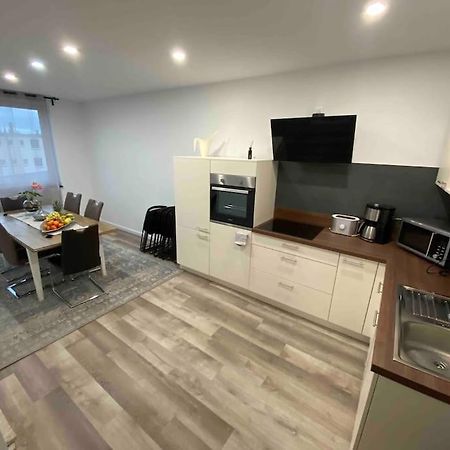 Apartment City Sued- 5 Zimmer_15 Personen _ Komplett_Eingerichtet Amburgo Esterno foto