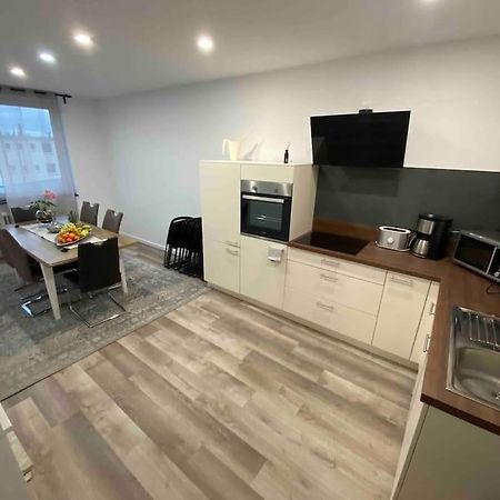 Apartment City Sued- 5 Zimmer_15 Personen _ Komplett_Eingerichtet Amburgo Esterno foto