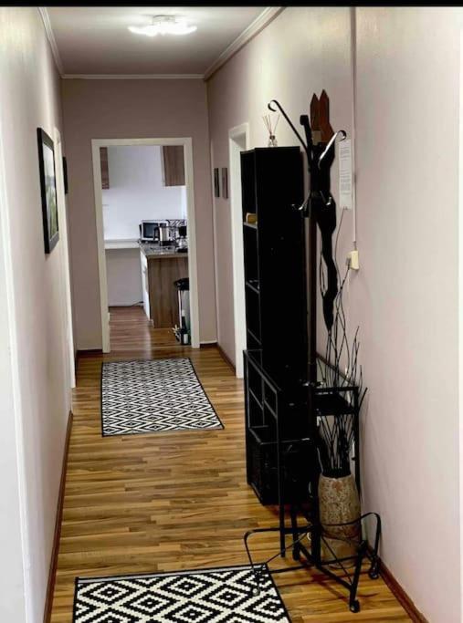 Apartment City Sued- 5 Zimmer_15 Personen _ Komplett_Eingerichtet Amburgo Esterno foto