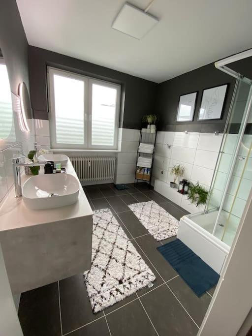 Apartment City Sued- 5 Zimmer_15 Personen _ Komplett_Eingerichtet Amburgo Esterno foto