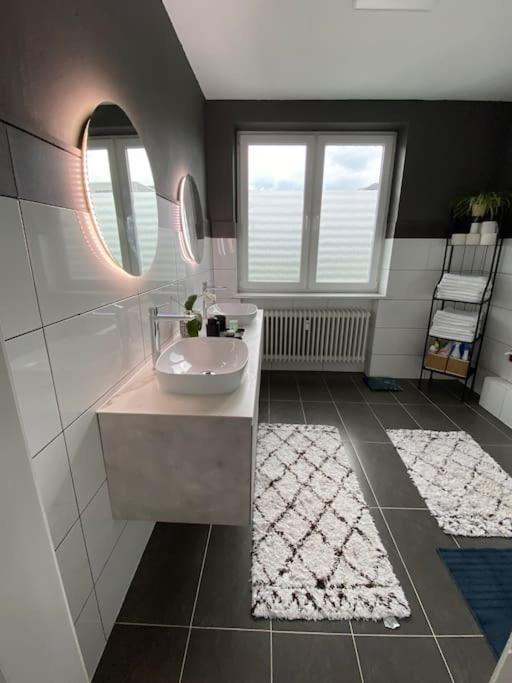 Apartment City Sued- 5 Zimmer_15 Personen _ Komplett_Eingerichtet Amburgo Esterno foto