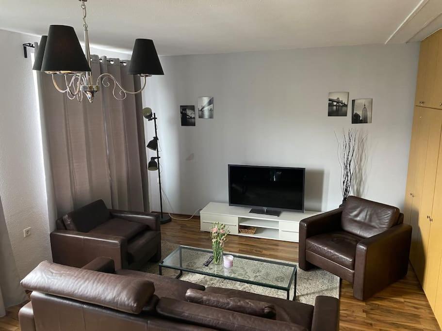Apartment City Sued- 5 Zimmer_15 Personen _ Komplett_Eingerichtet Amburgo Esterno foto