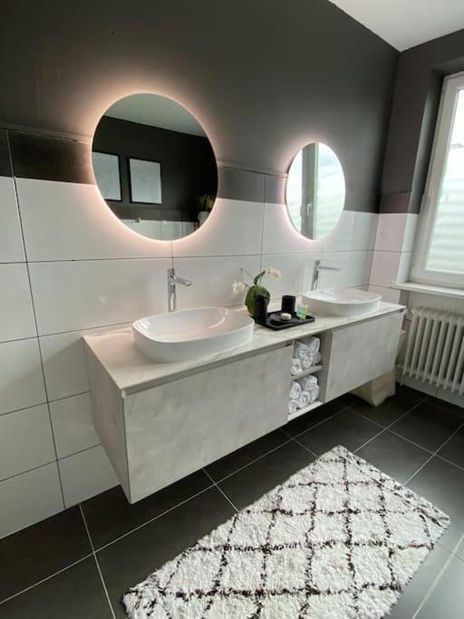 Apartment City Sued- 5 Zimmer_15 Personen _ Komplett_Eingerichtet Amburgo Esterno foto